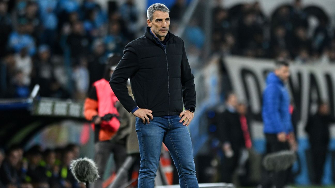 Juan Pablo Vojvoda busca terceira vitória no Racing contra o Tigre neste sábado