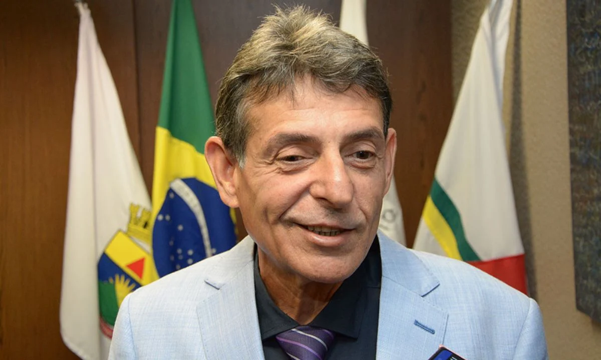 Juiz de Minas Gerais critica STF e STJ em vídeo após polêmica com vinho em sessão