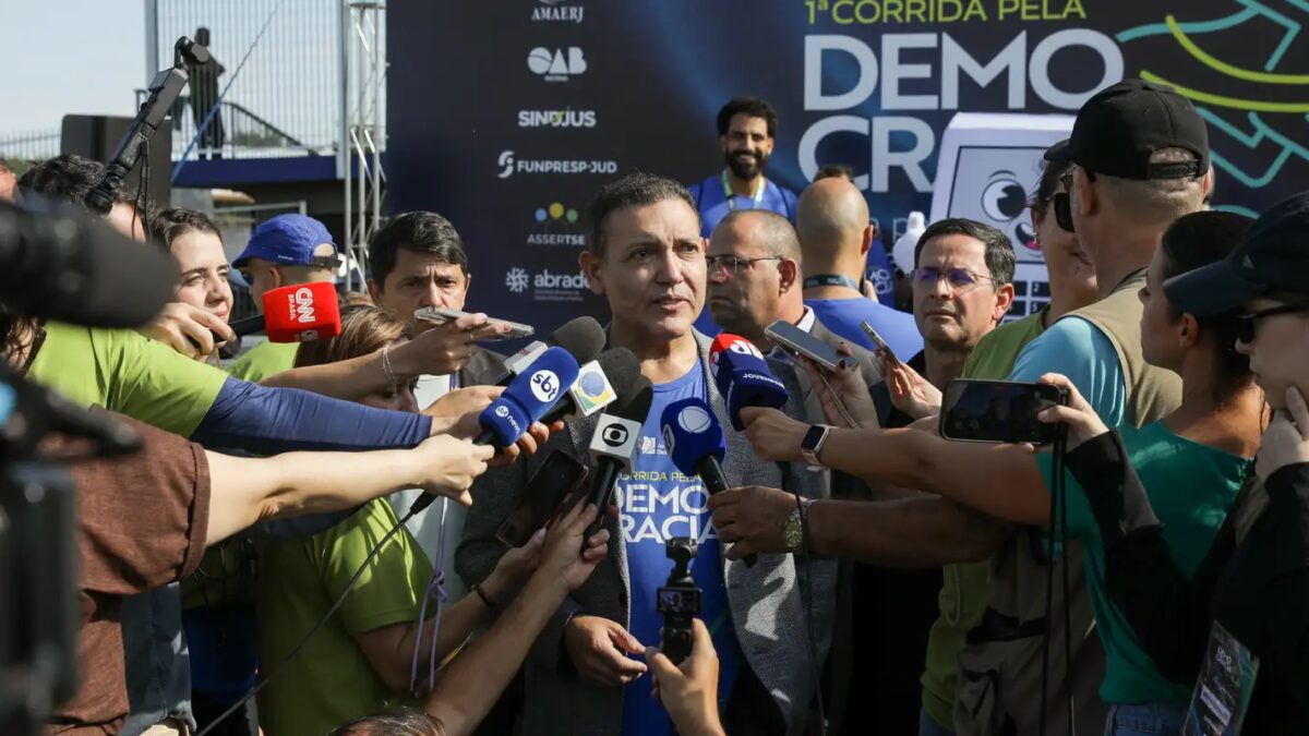 Justiça Eleitoral promove transparência ao abrir urnas para a população