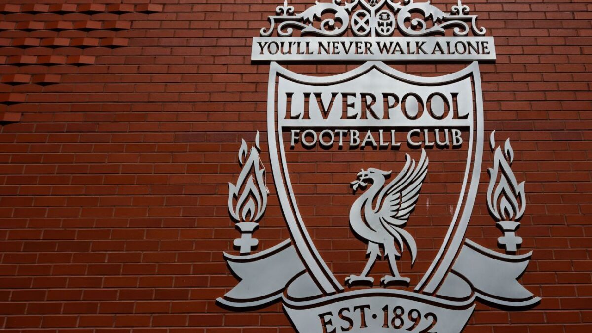 Liverpool vende 30% do clube para consórcio liderado por Jeff Bezos e Eduardo Saverin