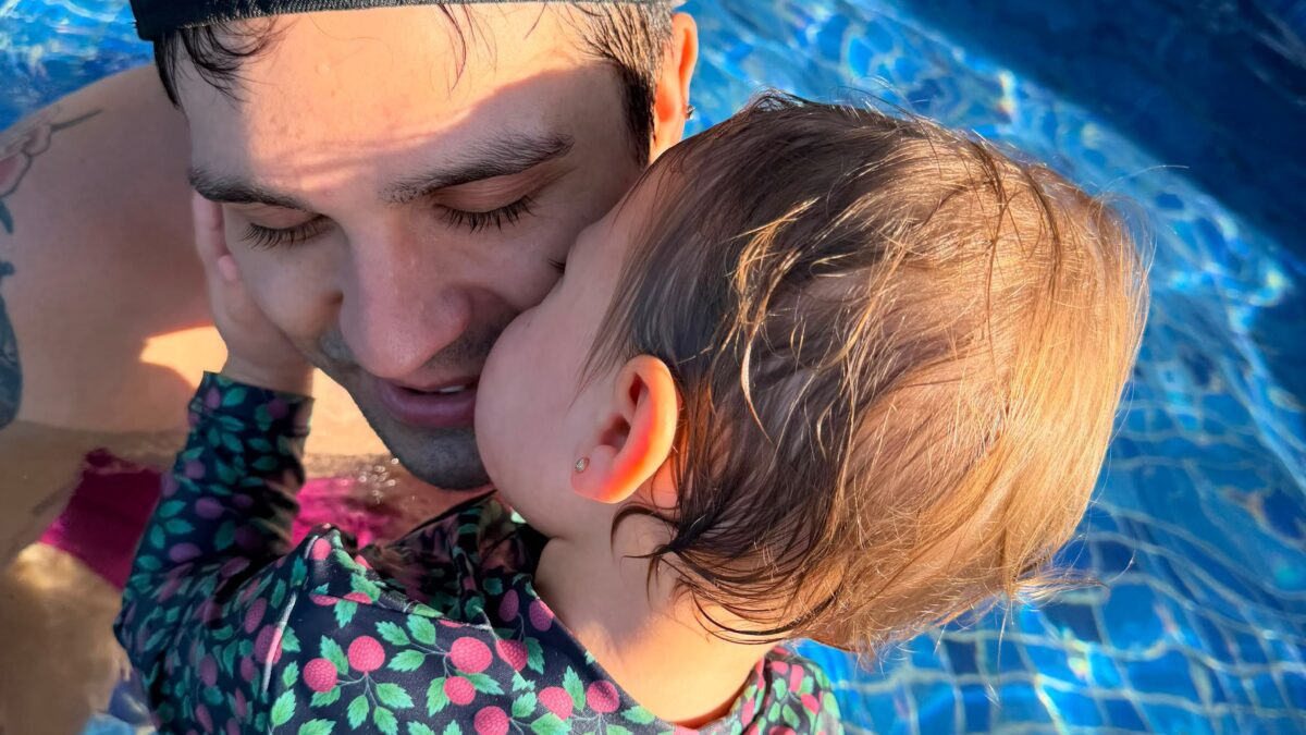 Luan Santana celebra o Dia dos Pais com declaração emocionante para filha Serena
