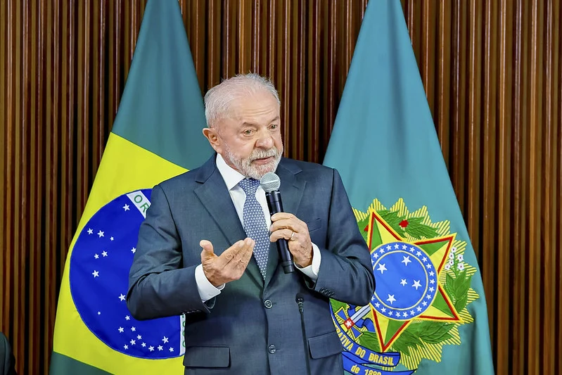 Lula defende fim da escala 6×1 para dar mais tempo a famílias de trabalhadores