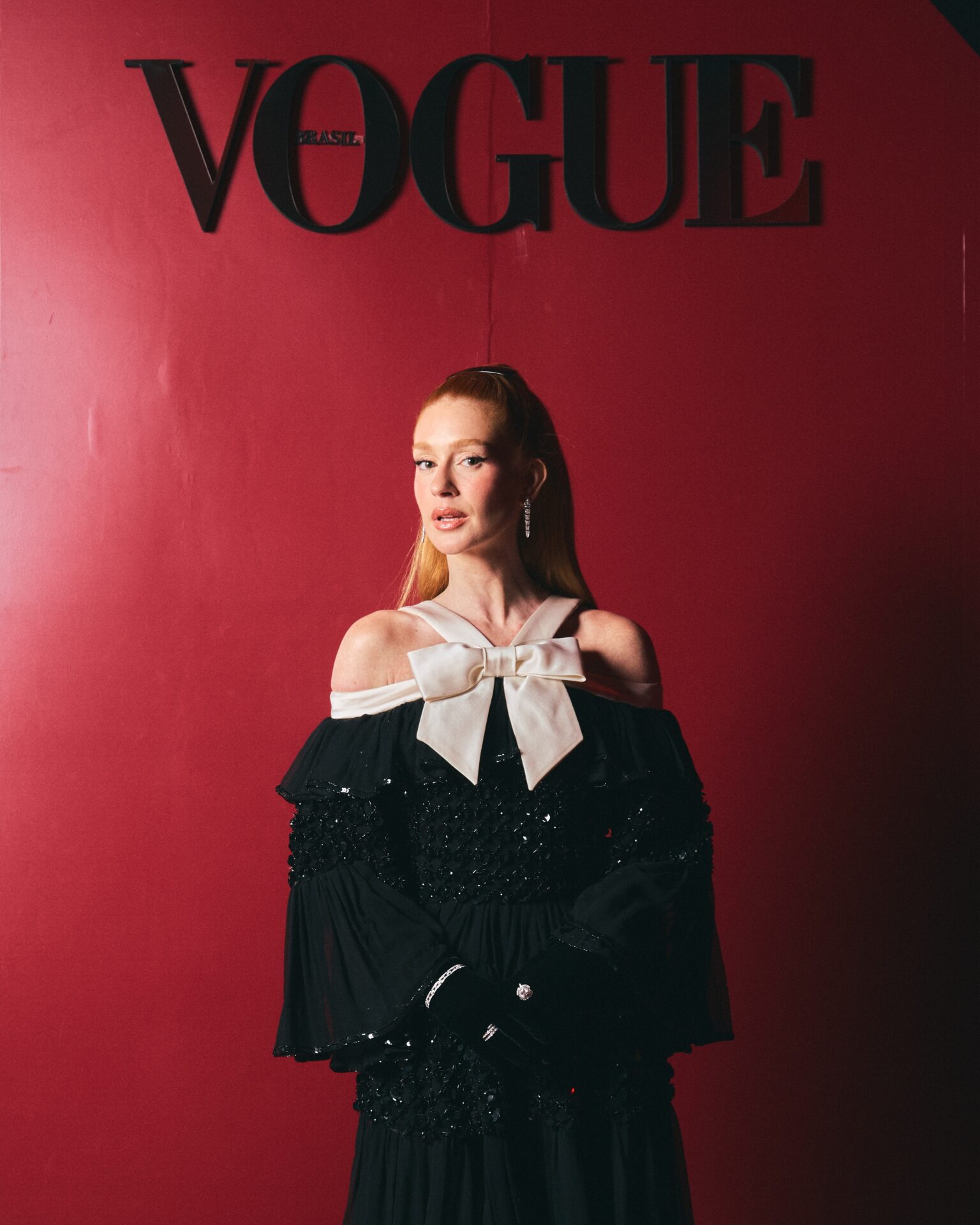 Marina Ruy Barbosa brilha em look deslumbrante de Richard Quinn