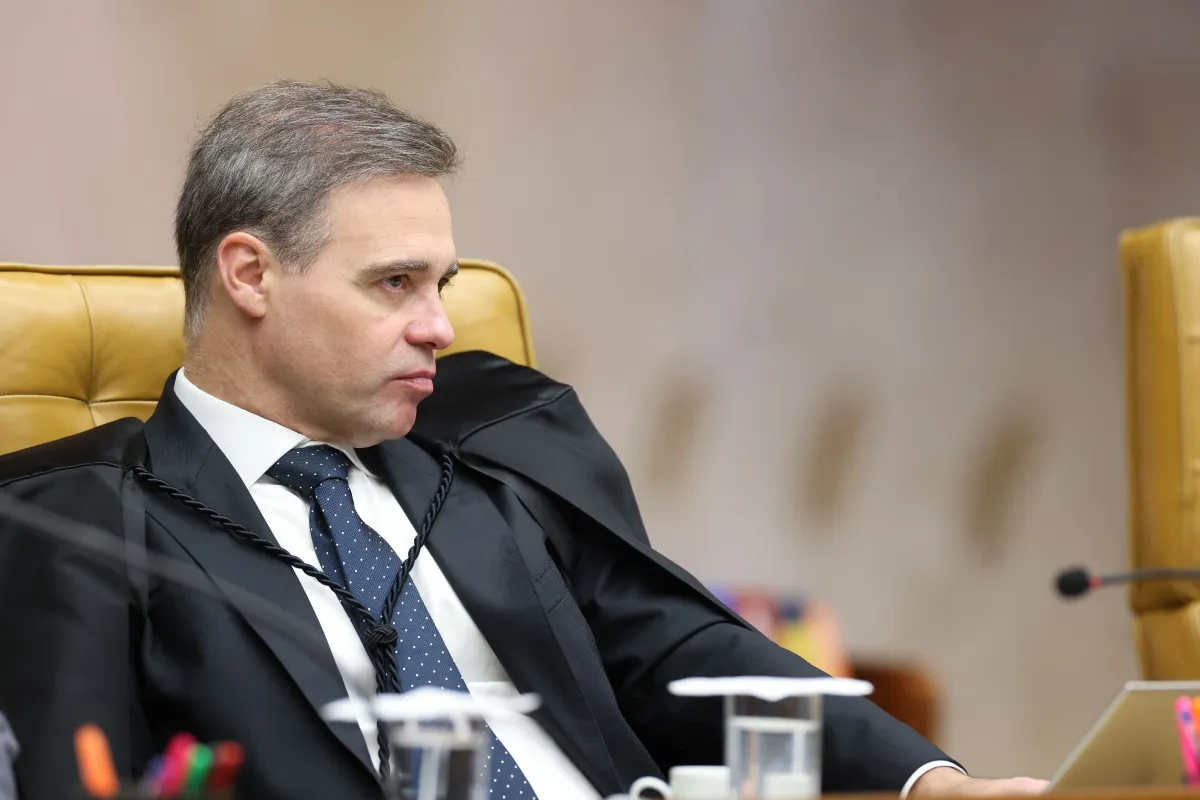 Mendonça assume relatoria de investigações que envolvem filho de Lula e gera tensão no STF