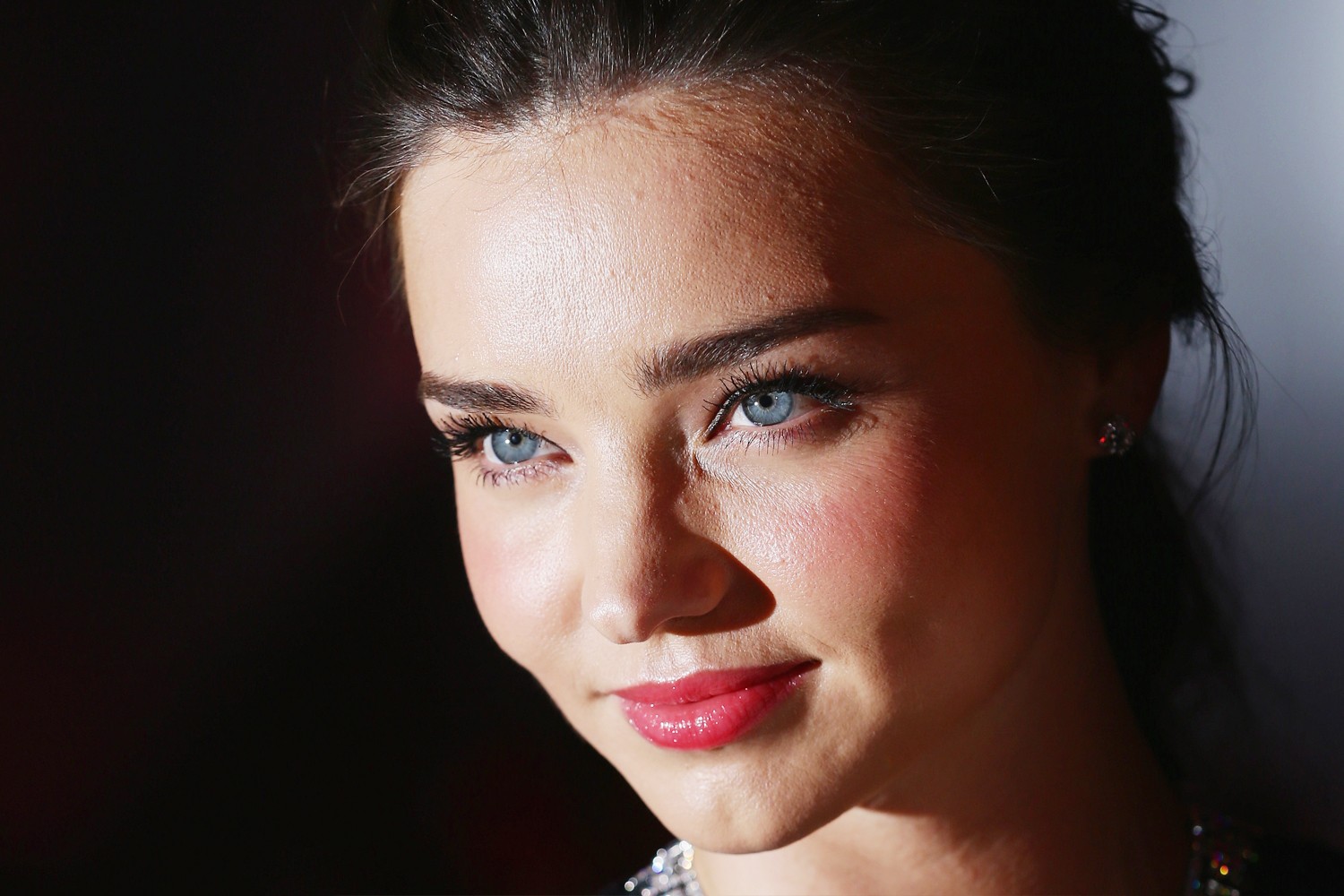 Miranda Kerr elogia Kris Jenner por cirurgia plástica e admite interesse em procedimentos futuros
