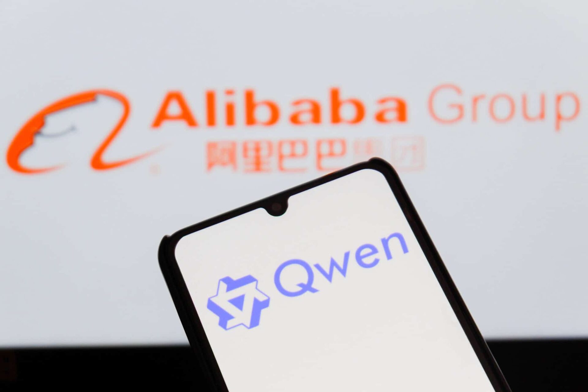 Modelo de IA da Alibaba, Qwen, supera 3 bilhões de downloads e lidera mercado global