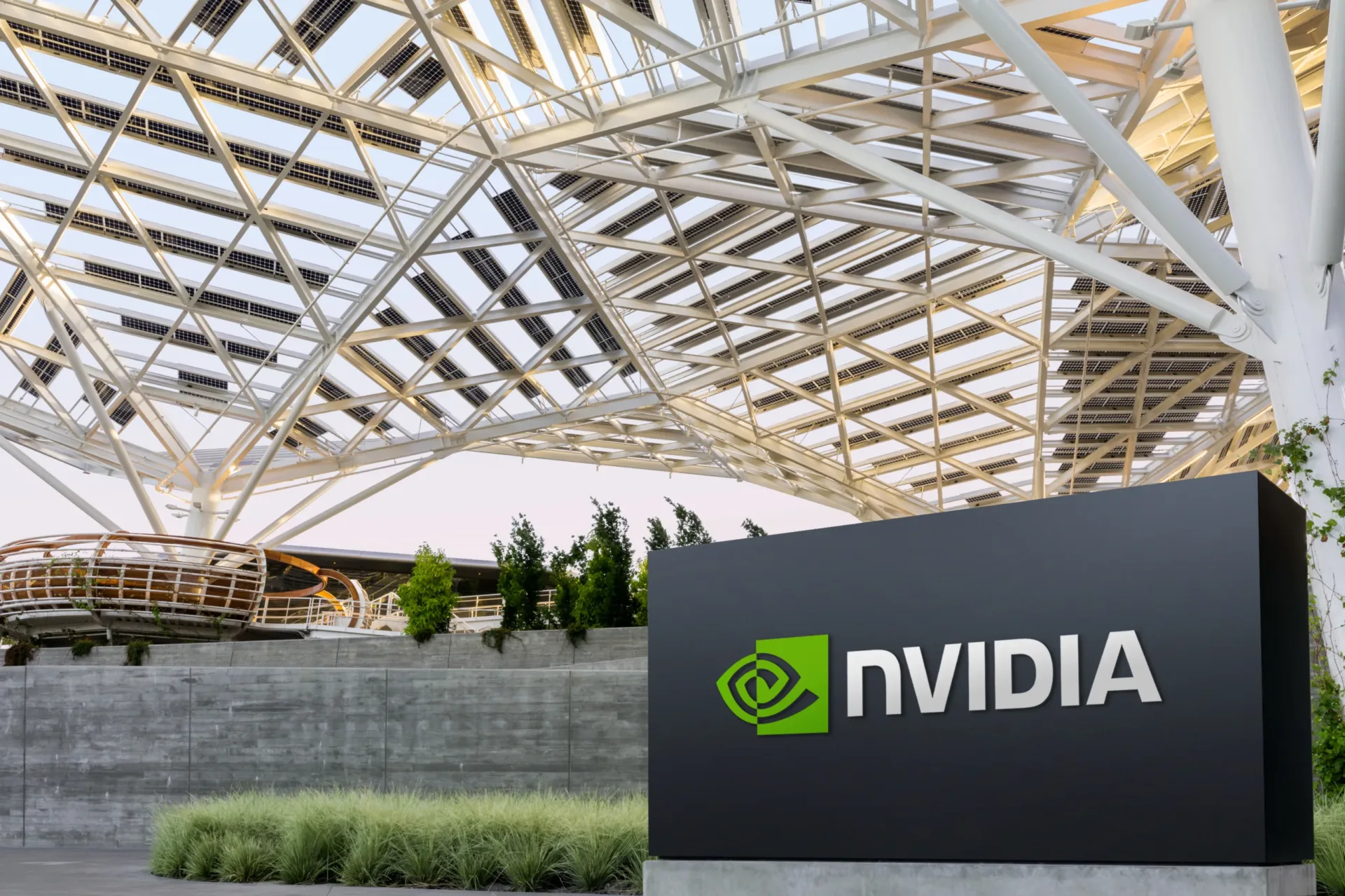 NVIDIA busca US$ 500 bilhões com parcerias para expandir infraestrutura de IA