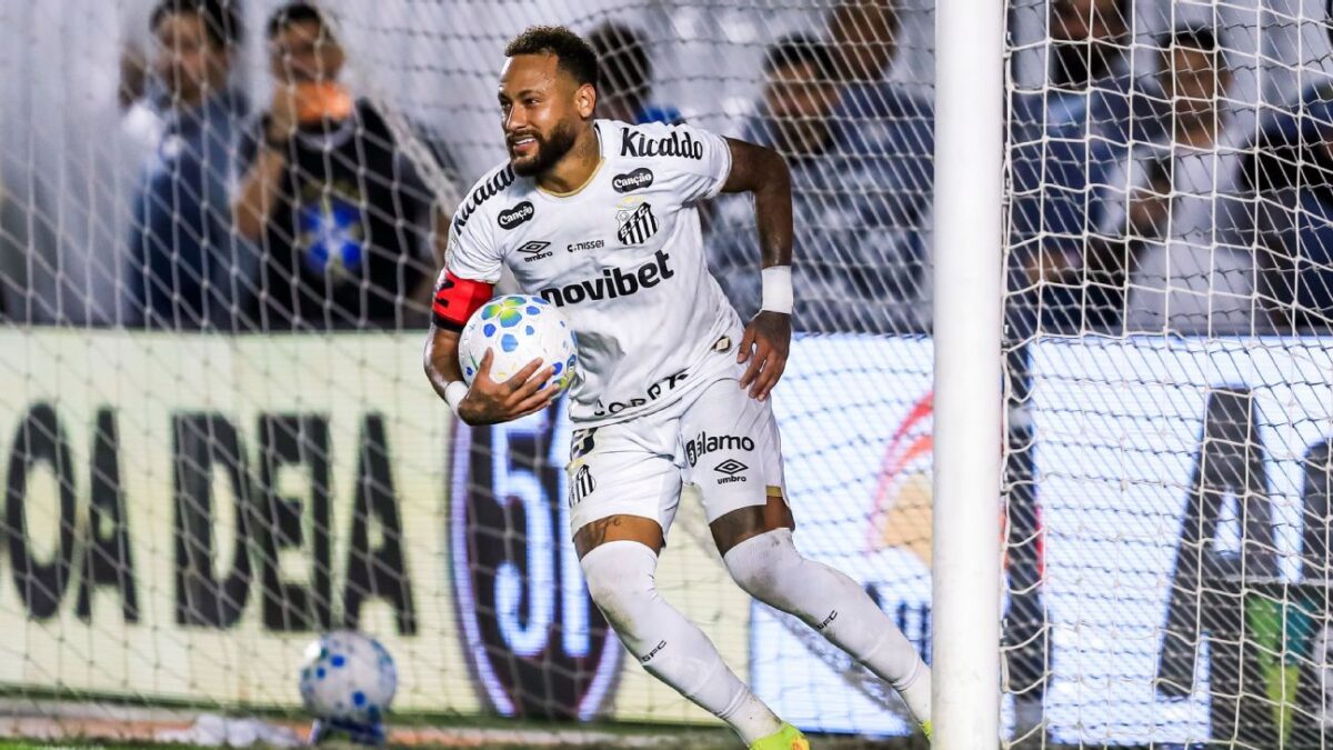 Neymar admite pensar em aposentadoria ao final do ano, mas foca no Santos