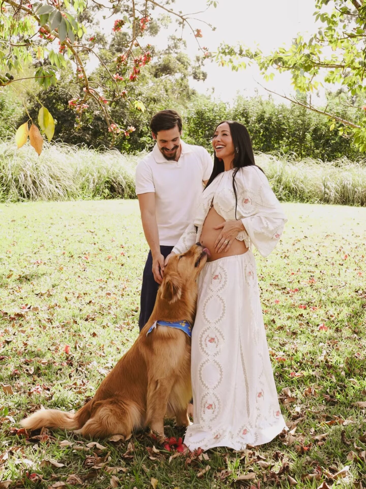 Nicolas Prattes compartilha momento fofo com Sabrina Sato e cachorro da família