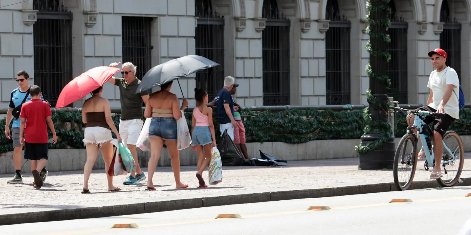 Onda de calor eleva temperaturas e alerta umidade em grande parte do Brasil