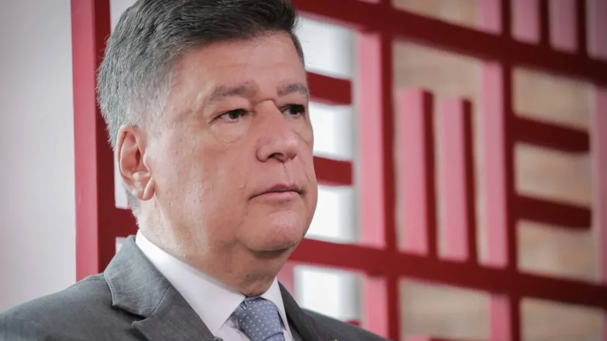 Oposição busca assinaturas para CPMI que investiga Lulinha, filho de Lula