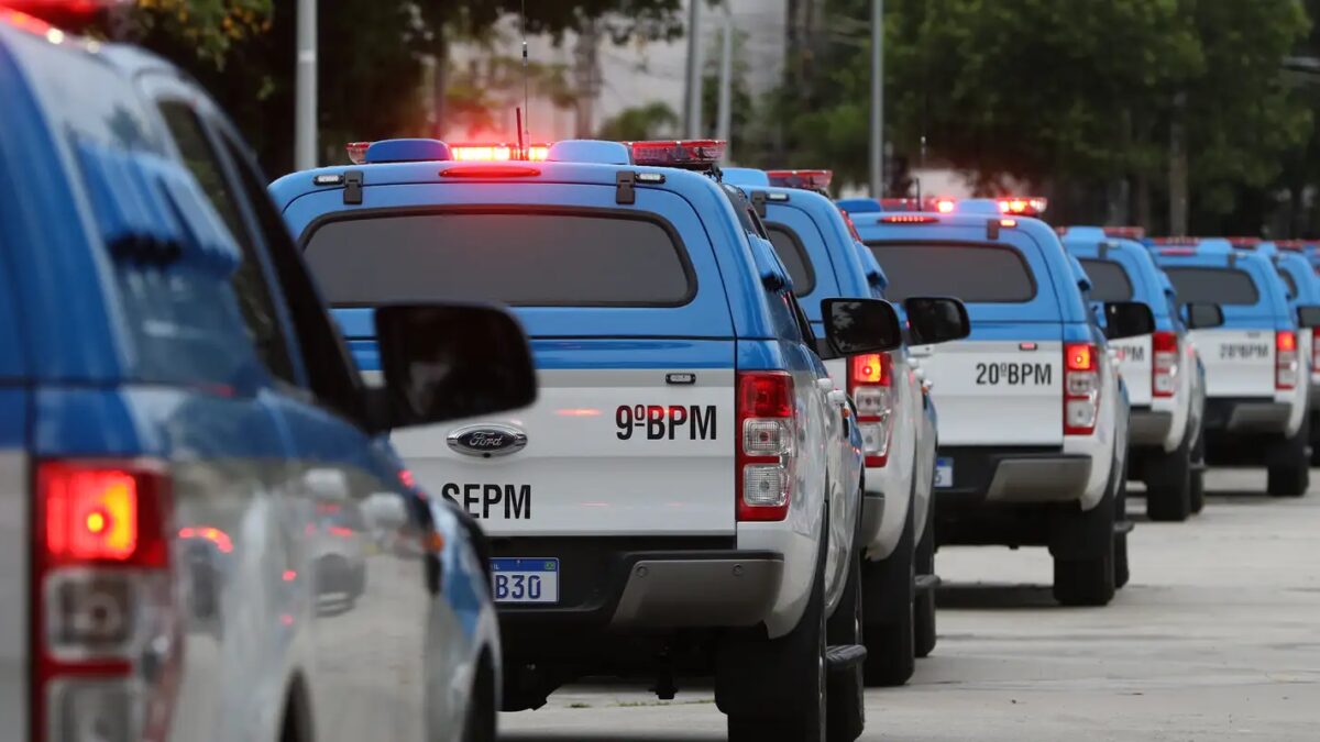 PM realiza operações contra o Comando Vermelho em comunidades do Rio e Baixada Fluminense