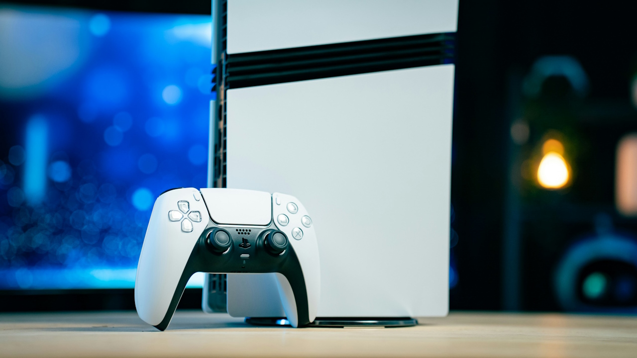 PS5 Pro receberá melhorias no PSSR e opção de desligar Bluetooth em novo update
