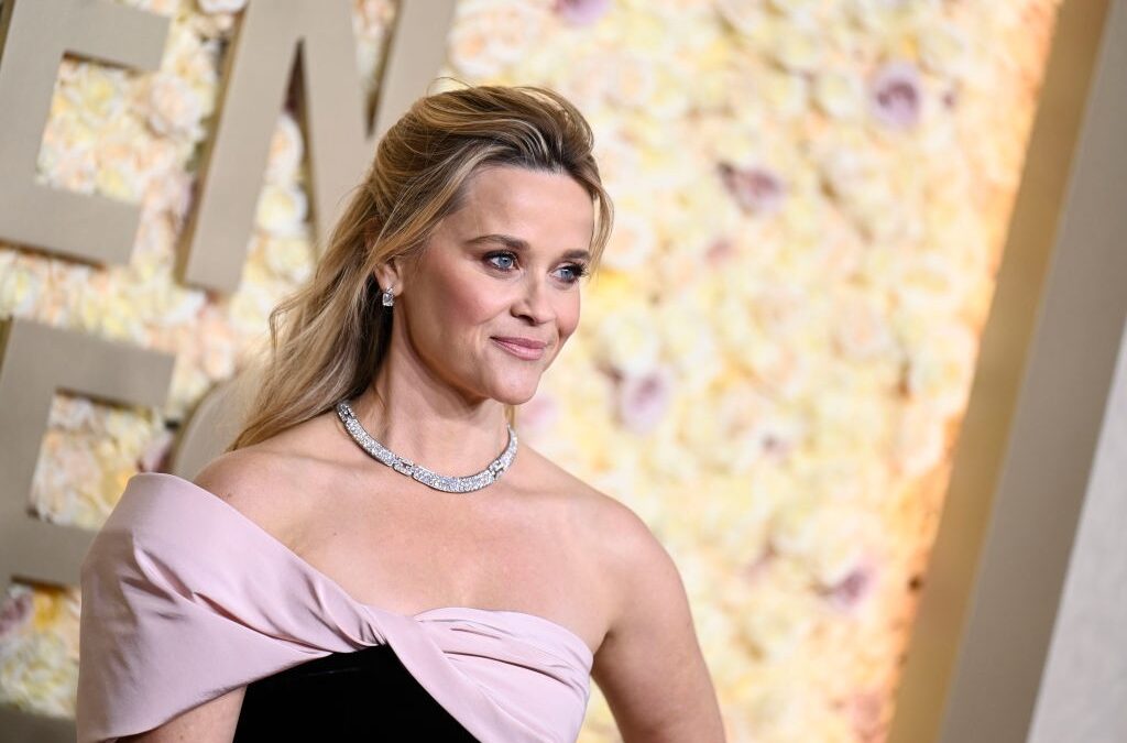 Pai de Reese Witherspoon é hospitalizado após queda em Nashville