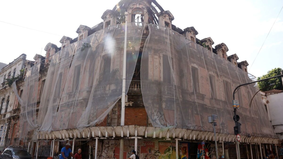 Palacete Imperial no Rio acumula denúncias de abandono e depredação em 2026