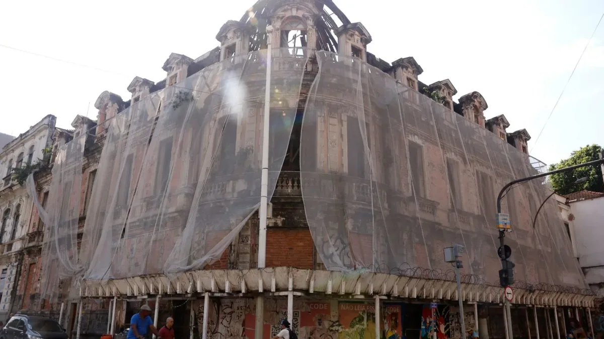 Palacete Imperial no Rio acumula denúncias de abandono e depredação em 2026