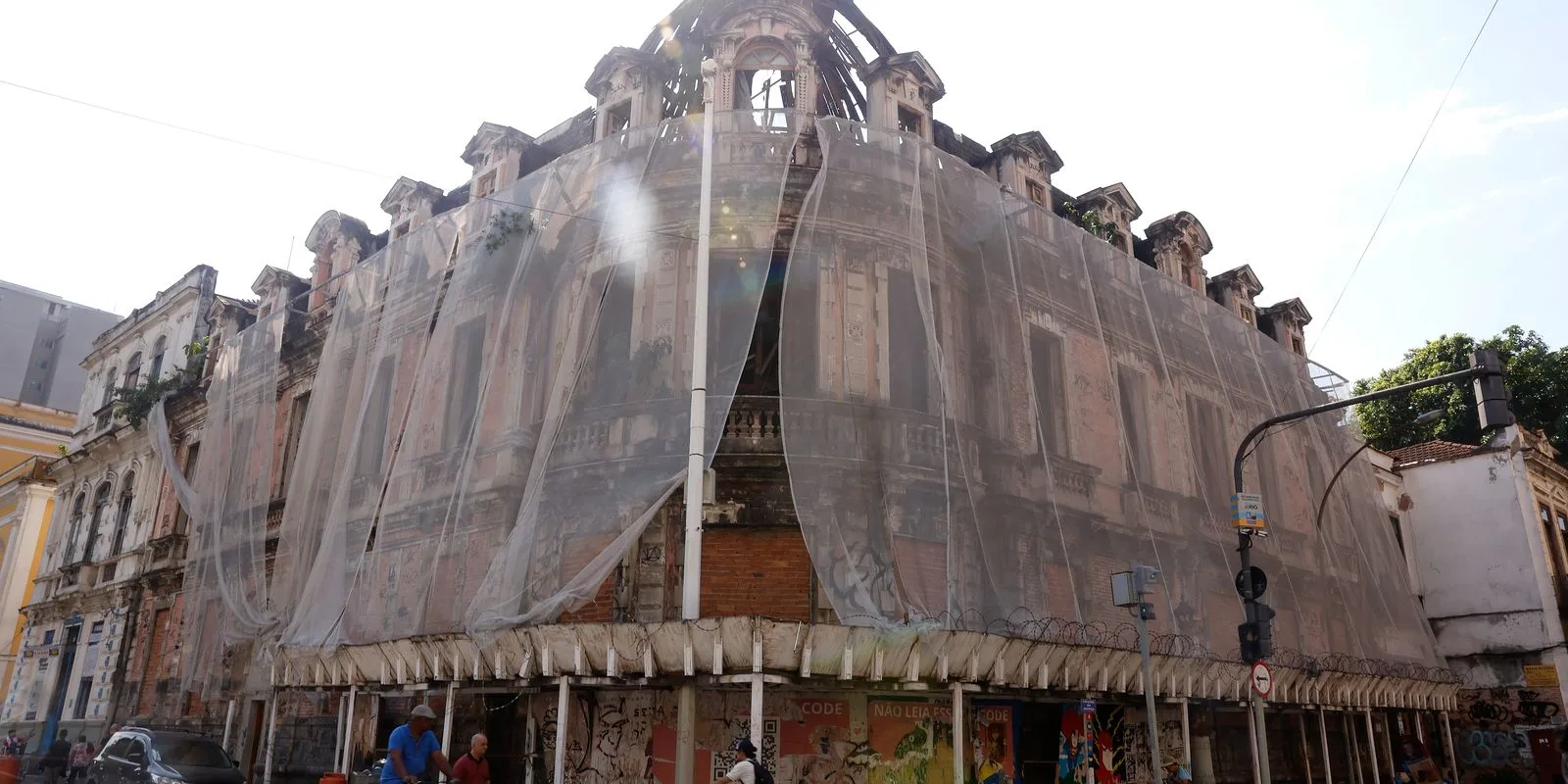 Palacete Imperial no Rio acumula denúncias de abandono e depredação em 2026