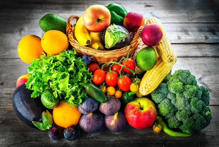 Preços de alimentos caem em julho; tomate despenca 29% e leite sobe 2,5%