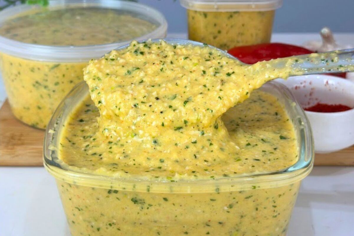 Prepare um tempero de restaurante em casa e transforme suas refeições com praticidade e sabor.