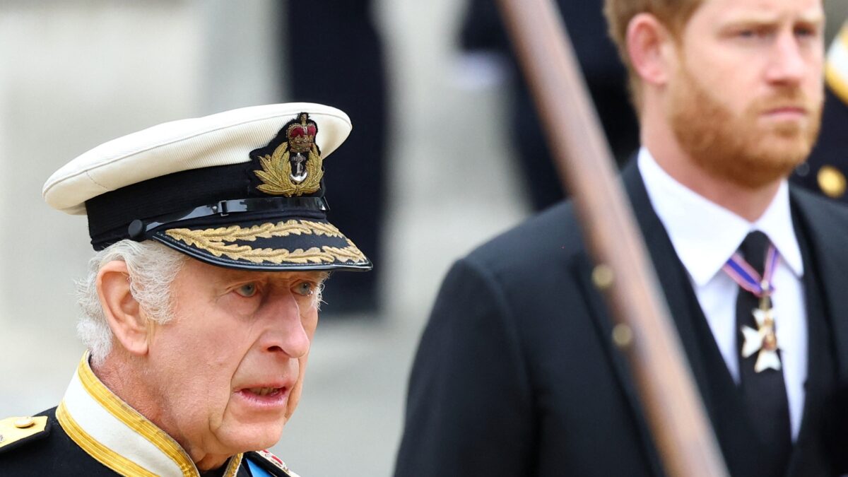 Príncipe Harry planeja visitas mais frequentes ao Reino Unido após reencontro com Rei Charles