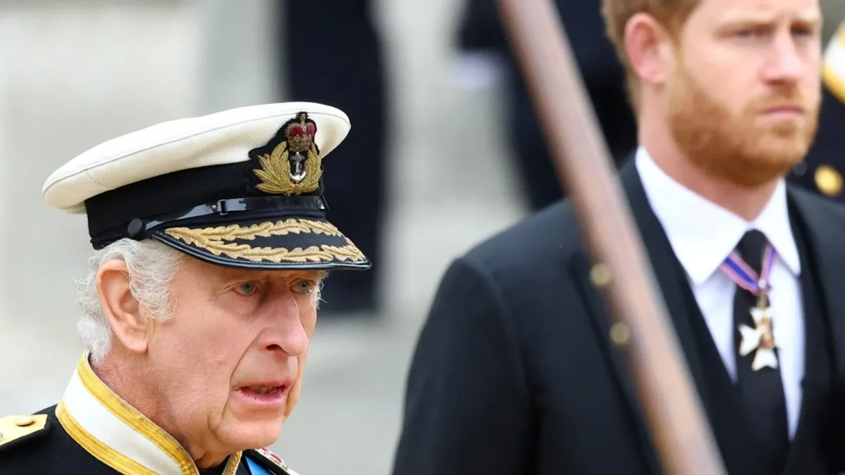 Príncipe Harry planeja visitas mais frequentes ao Reino Unido após reencontro com Rei Charles