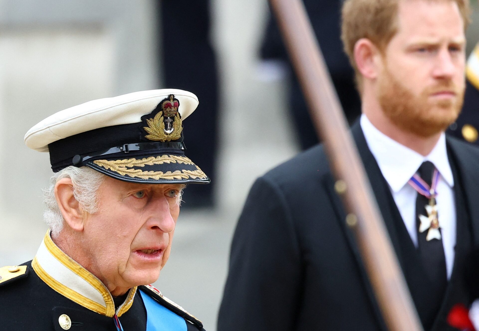 Príncipe Harry planeja visitas mais frequentes ao Reino Unido após reencontro com Rei Charles