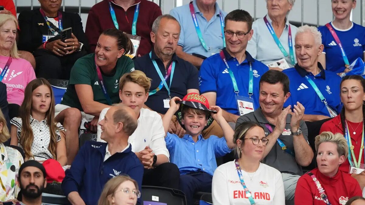 Príncipe Louis e princesa Charlotte mostram momentos de irmandade nos Jogos da Commonwealth em Glasgow