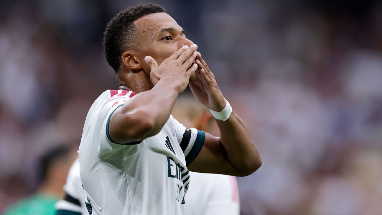 Real Madrid vence Málaga por 4 a 0 com gol de Mbappé e assistência de Vini Jr.