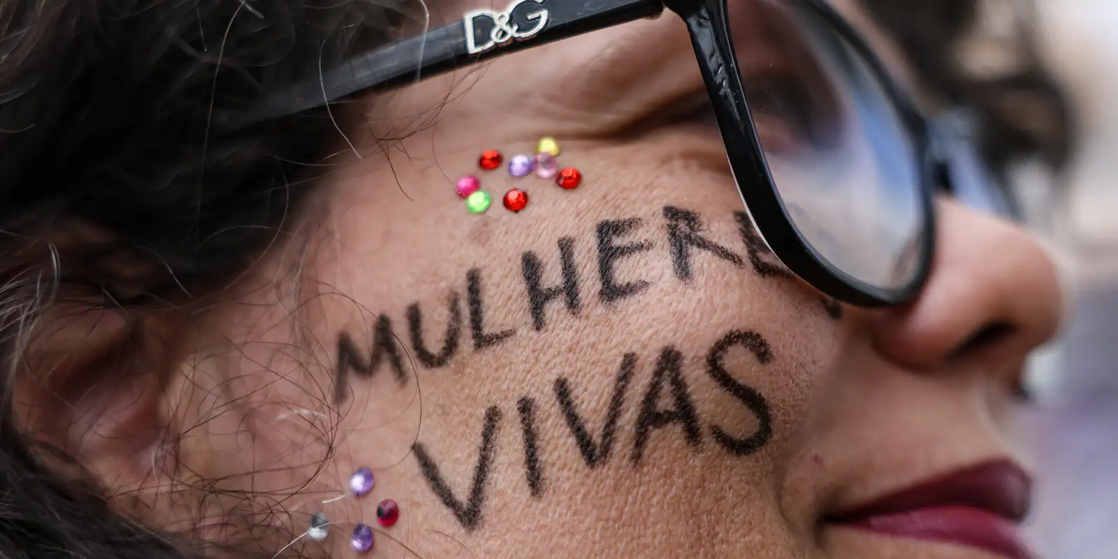 Rio cria Salas Lilás em delegacias para atender mulheres vítimas de violência