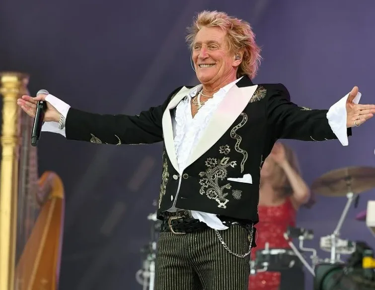 Rod Stewart se recupera bem após procedimento cardíaco e pausa na turnê