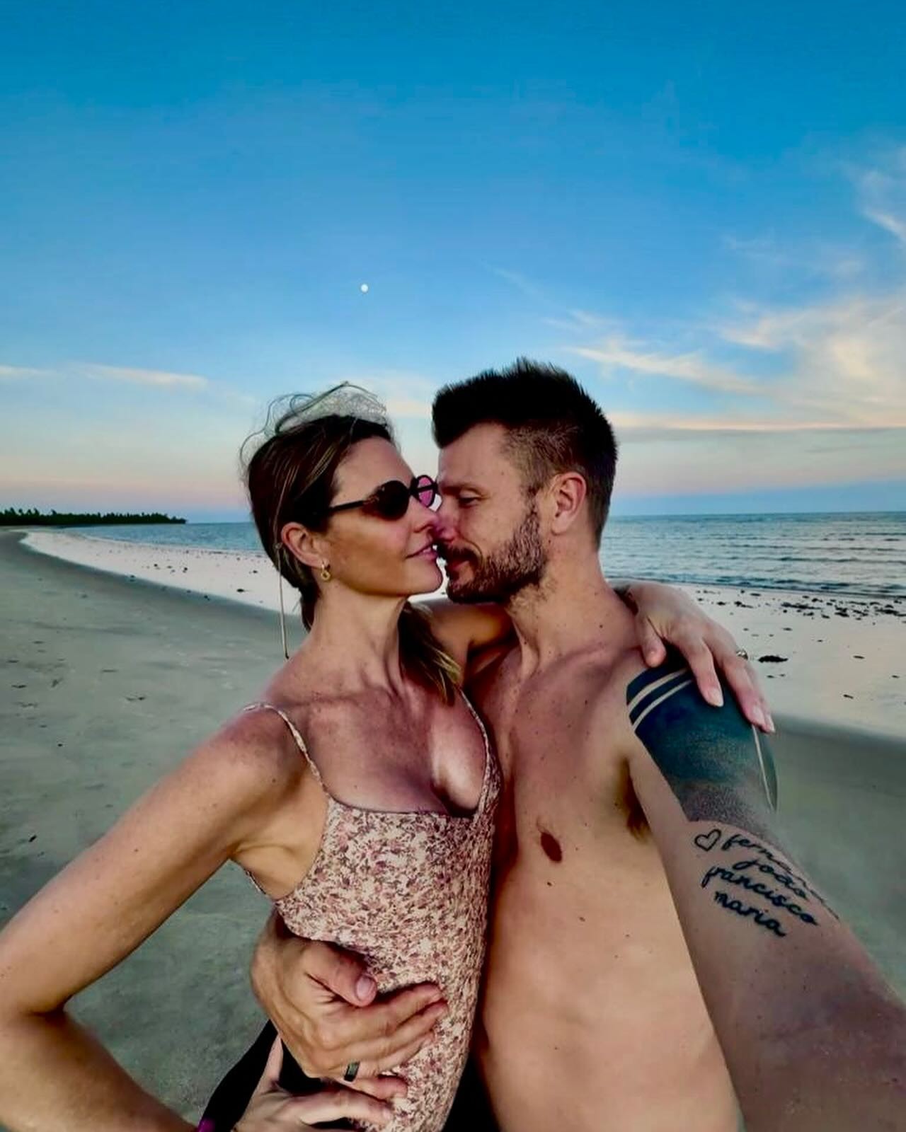 Rodrigo Hilbert revela como a culinária transformou sua vida e carreira em podcast.