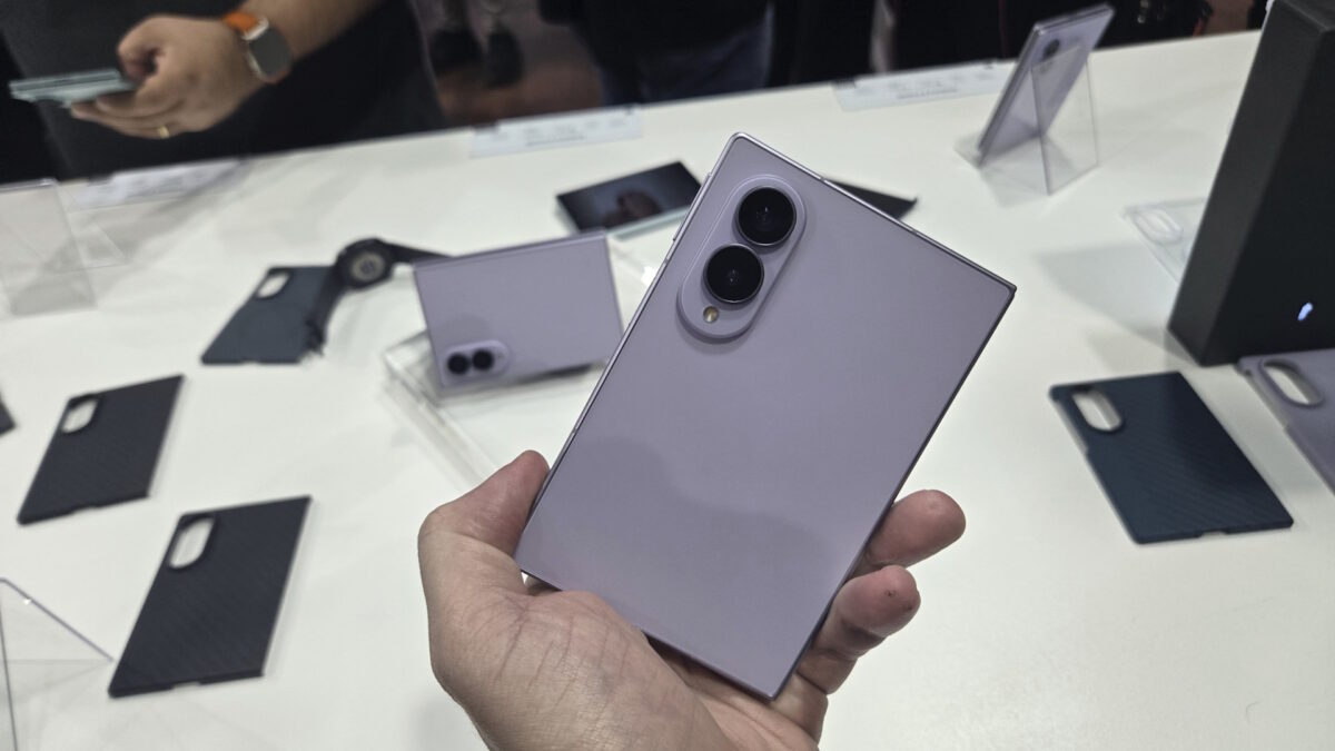 Samsung lança novos smartphones dobráveis Galaxy Z no Brasil a partir de R$ 9.199