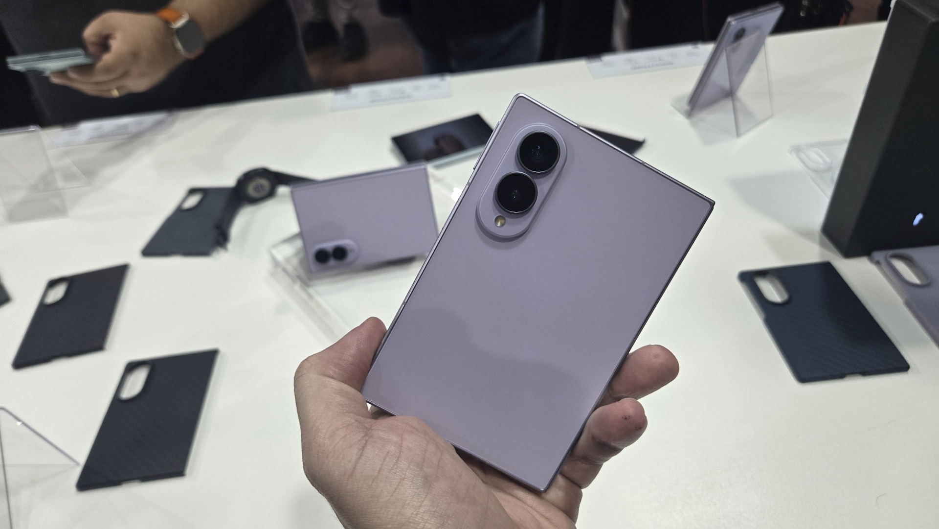 Samsung lança novos smartphones dobráveis Galaxy Z no Brasil a partir de R$ 9.199