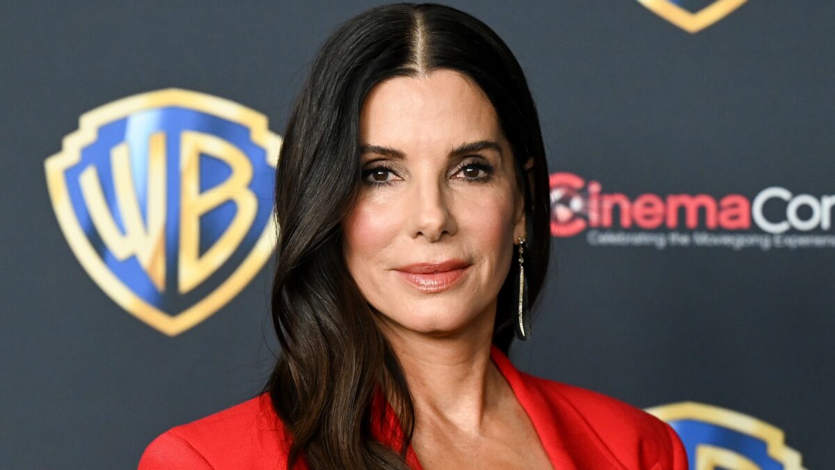 Sandra Bullock compartilha momentos em família e reforça prioridade aos filhos