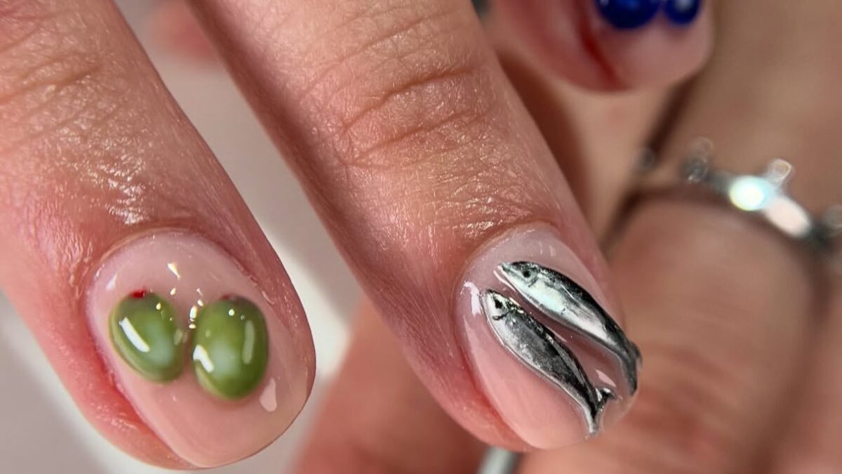 Sardine manicure: a tendência de nail art que invade o verão do hemisfério Norte