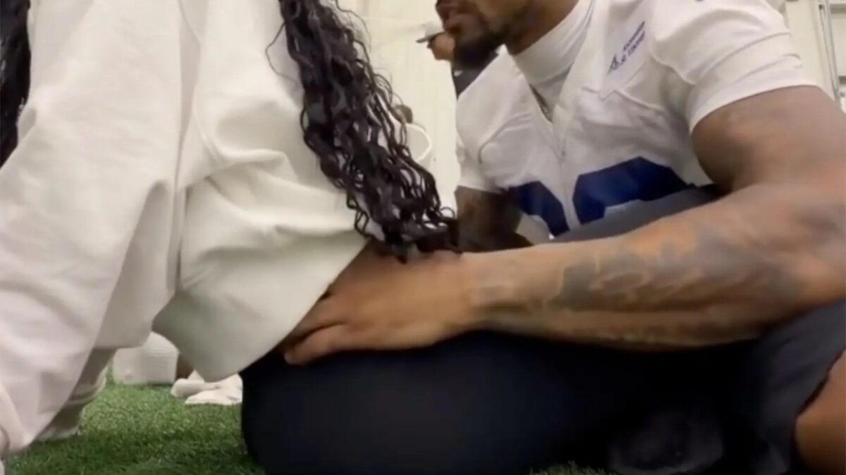 Simone Biles apoia Jonathan Owens em treino dos Colts e celebra NFL 2023