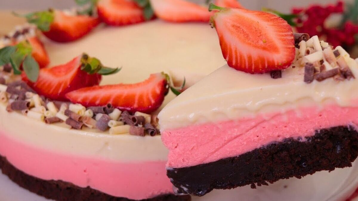 Sobremesa napolitana: aprenda a fazer a combinação perfeita de chocolate e morango