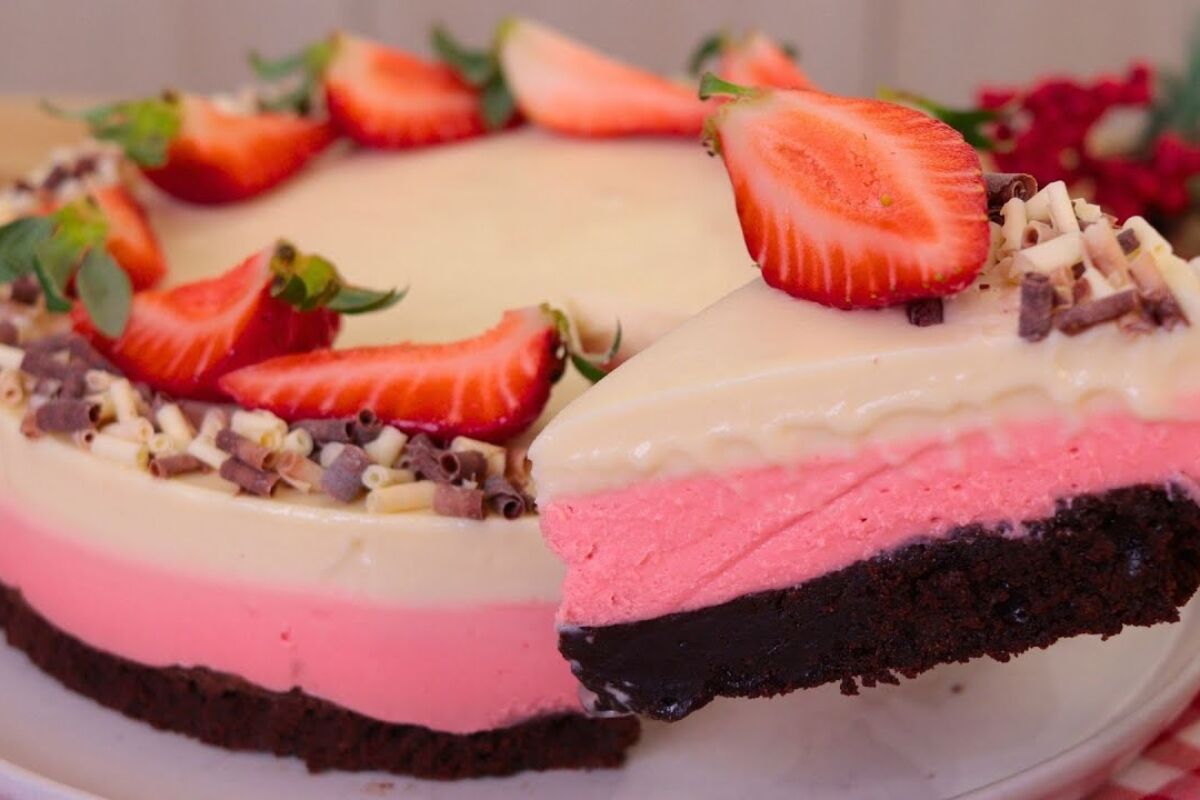 Sobremesa napolitana: aprenda a fazer a combinação perfeita de chocolate e morango