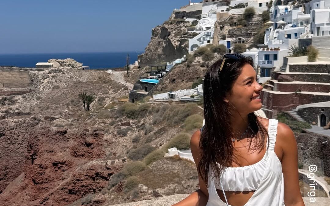 Sophie Charlotte brilha em look all white durante passeio na Grécia com a mãe