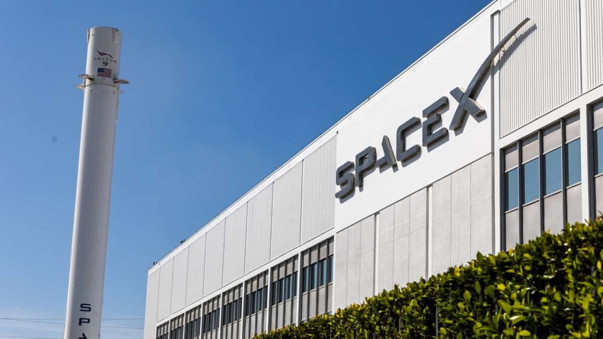 SpaceX aumenta investimentos em IA, mas ações caem com receio do mercado