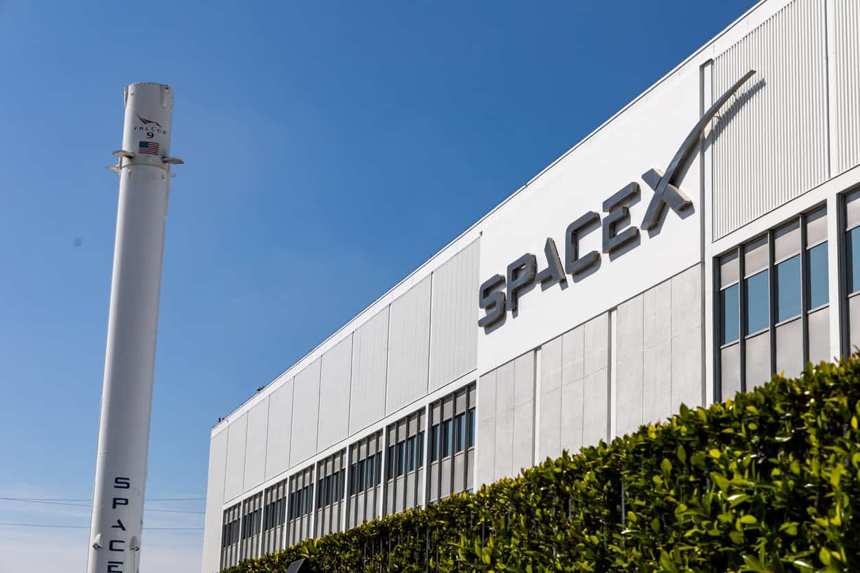 SpaceX aumenta investimentos em IA, mas ações caem com receio do mercado