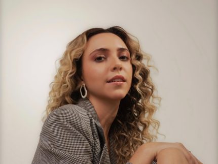 Tamie Panet estreia como vilã em "Nas Profundezas do Amor" no Globoplay