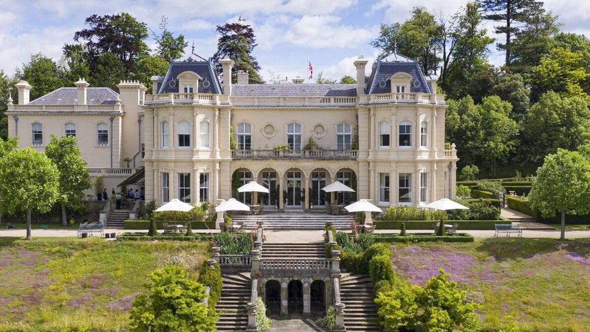 Tom Holland e Zendaya celebram casamento em hotel bucólico Beaverbrook, na Inglaterra