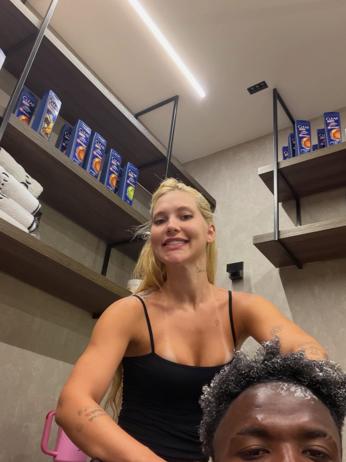 Vini Jr. compartilha momentos de férias com Virgínia Fonseca e agradece nas redes sociais