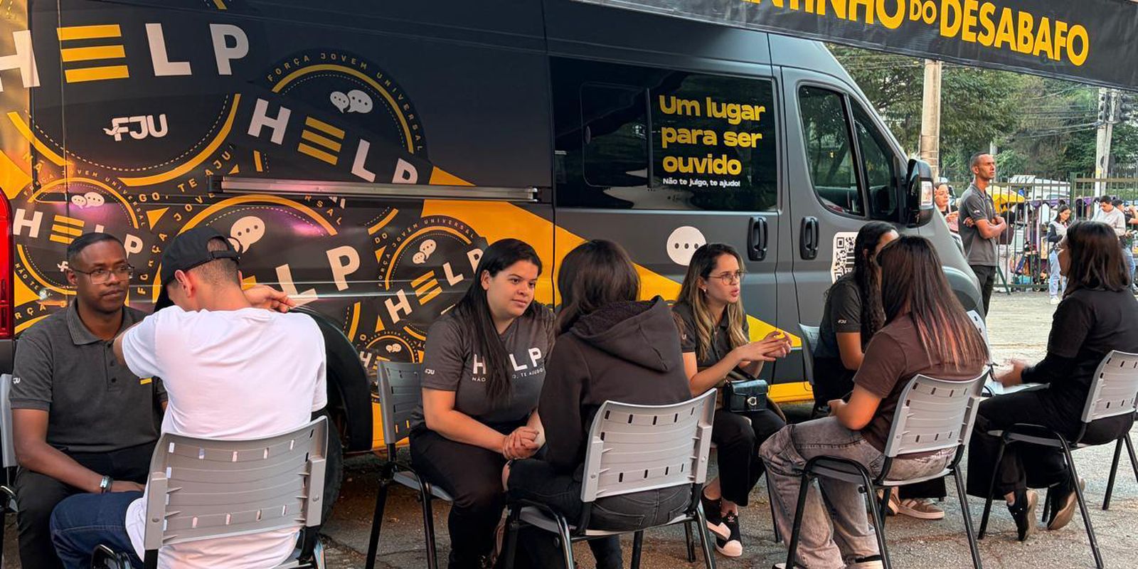 Voluntários promovem saúde mental em comunidades vulneráveis no Dia do Voluntariado