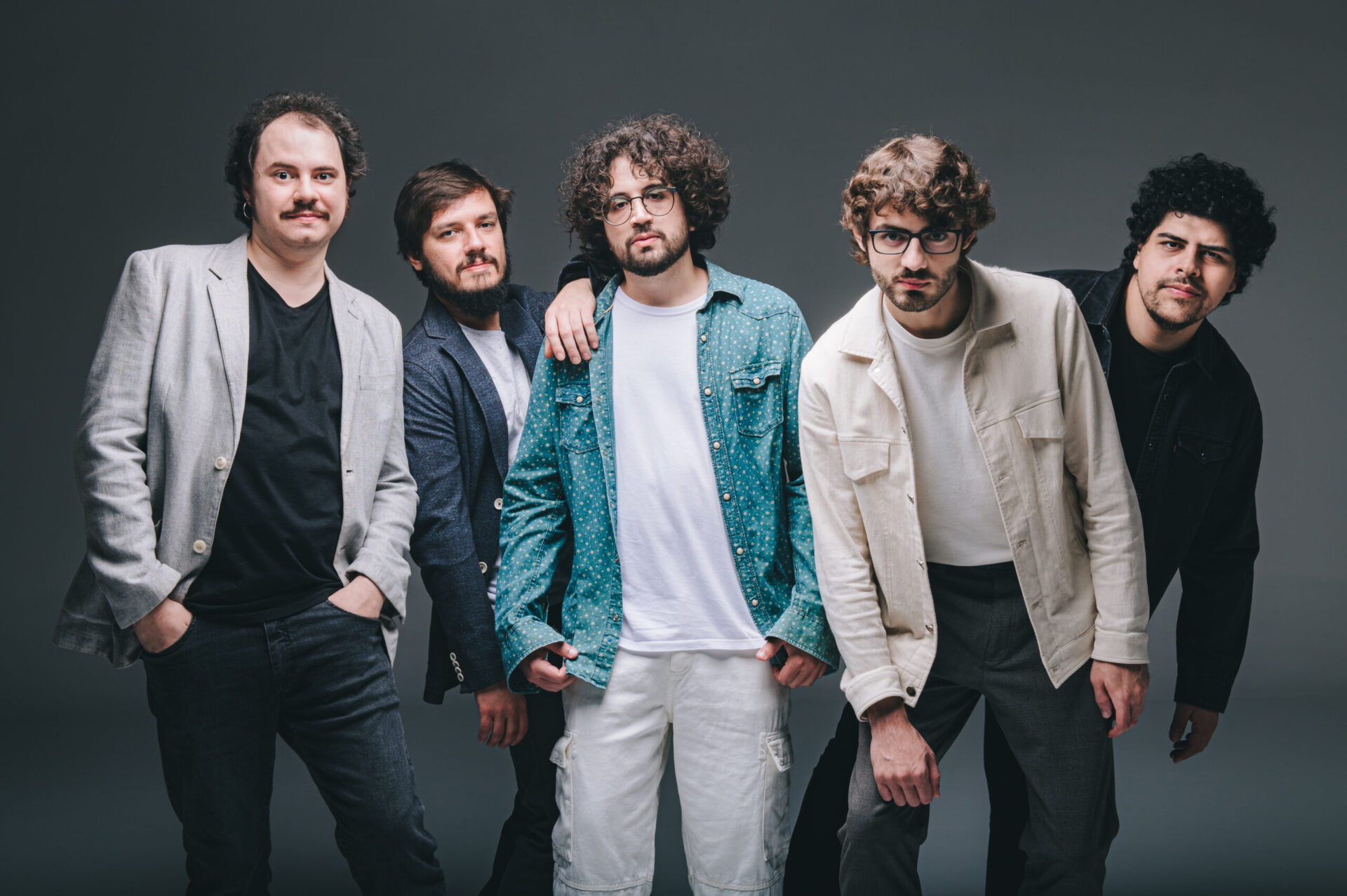 A Olívia lança álbum deluxe com faixas inéditas e colaborações de Esteban Tavares e Selvagens à Procura de Lei