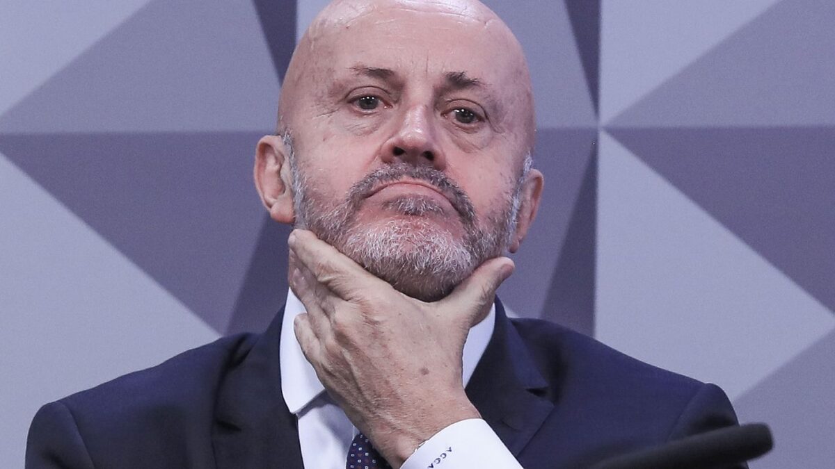 André Mendonça determina soltura de filho do "Careca do INSS" em operação de fraudes