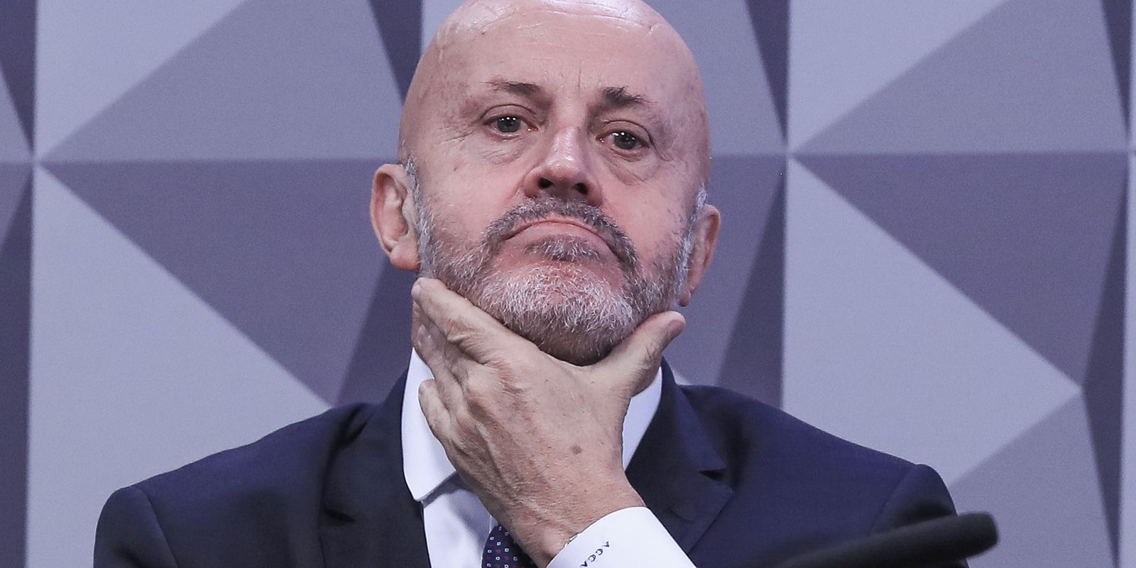 André Mendonça determina soltura de filho do "Careca do INSS" em operação de fraudes