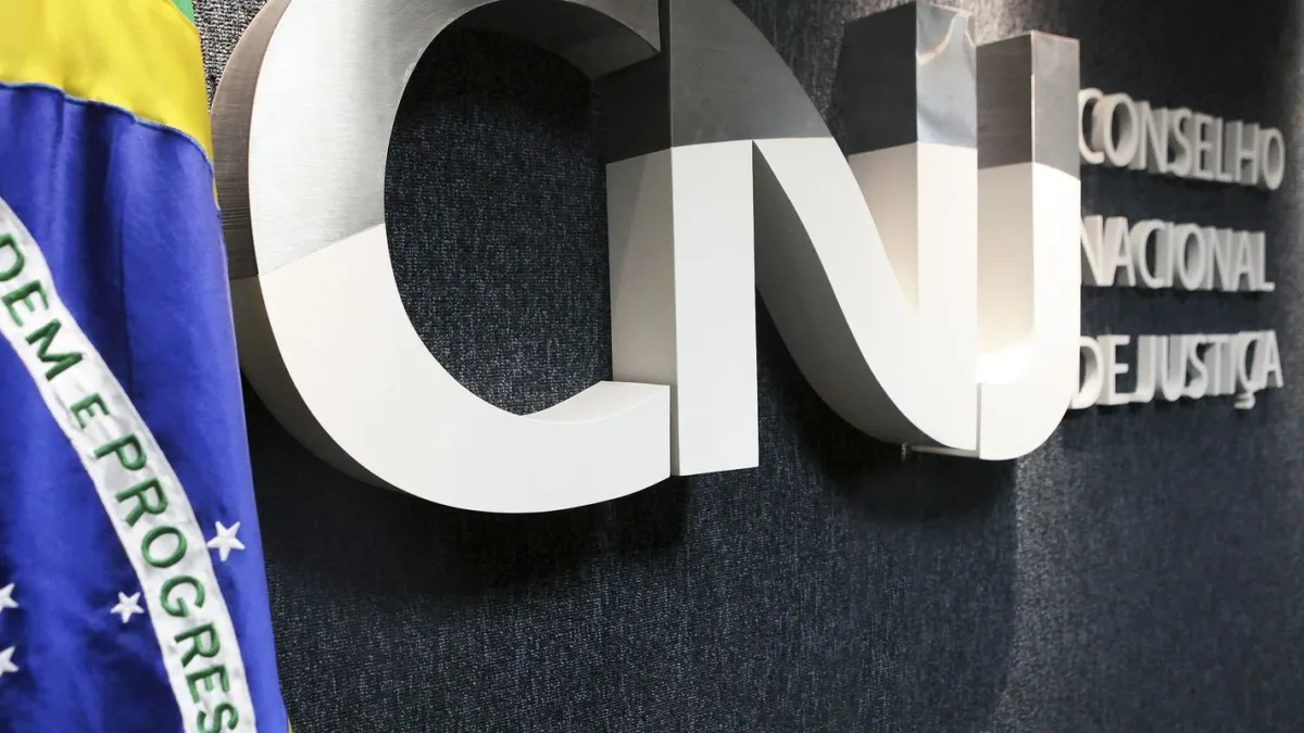 CNJ realiza operação em gabinete de desembargador ligado a Nunes Marques