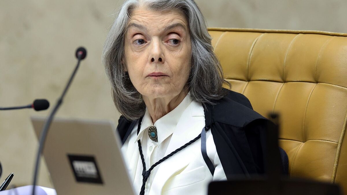 Cármen Lúcia lamenta mal-estar cívico gerado por crise no STF e pede reflexão